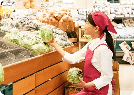 食品専門スーパーの品出しスタッフ業務のイメージ写真