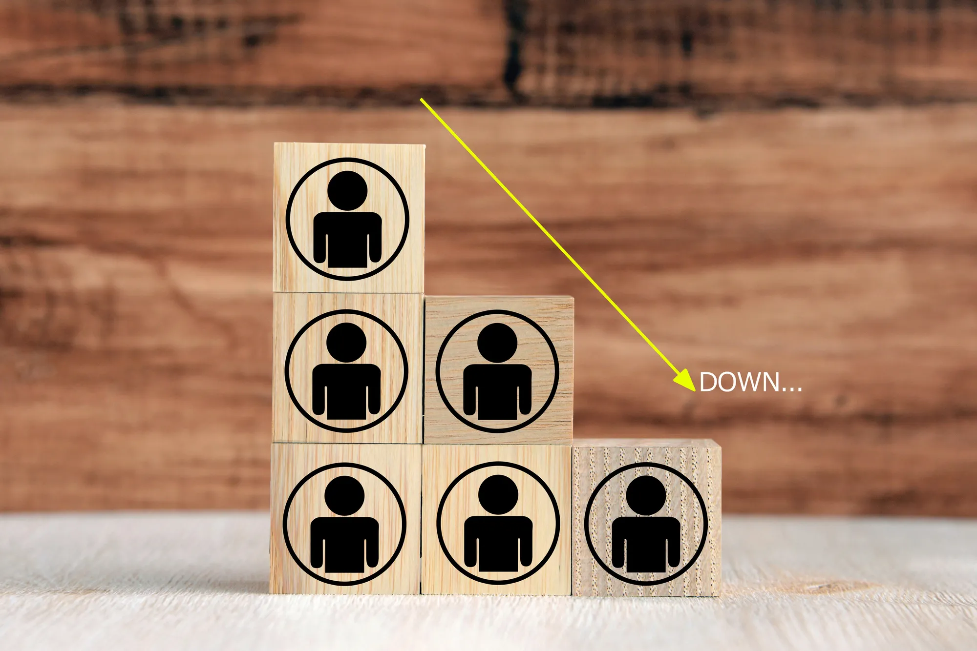 特定の曜日/時間帯が人手不足になりがち