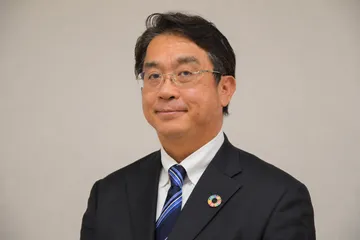 鹿妻 明弘 氏